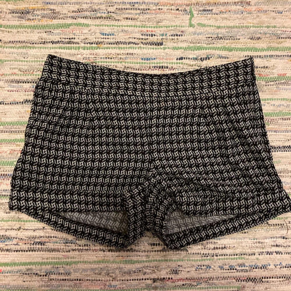 Express Pleated Printed Shorts 6